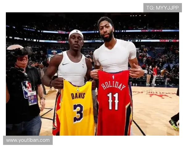 美媒晒利拉德霍勒迪媒体日合影引发回忆18年后重聚真让人感慨